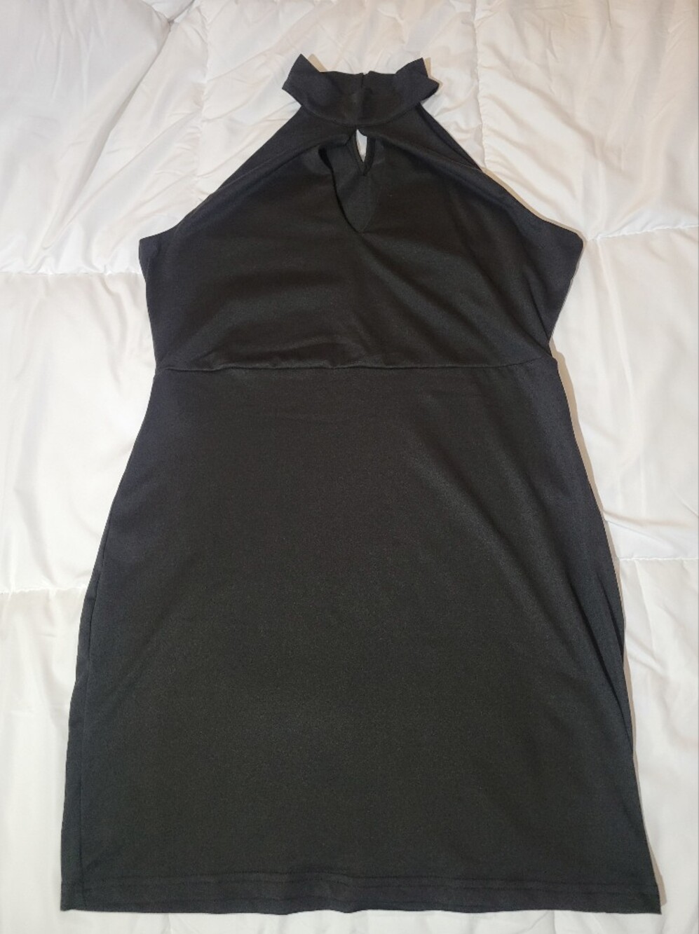 SHEIN Black Sleeveless Halter Keyhole Mini Dress